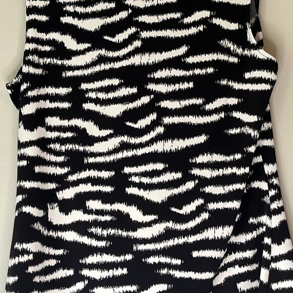Calvin Klein Black & White Tank Top Size Large - Picture 8 of 11